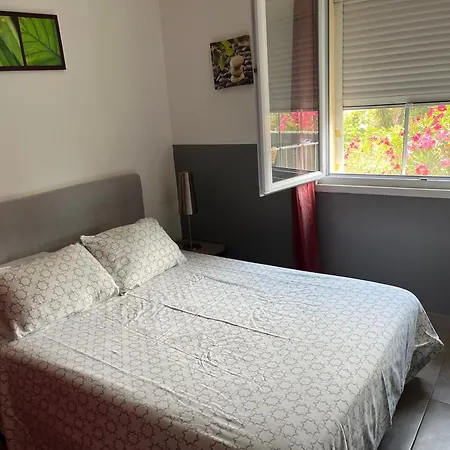 A 20 M De La Appartement Frontignan