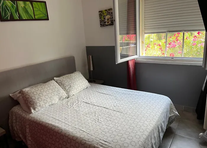 A 20 M De La Апартаменты Фронтиньян